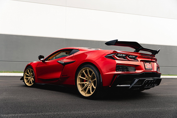 Фото дисков Brixton Forged PF11 R / RS Сатиновое золото на Chevrolet Corvette C8