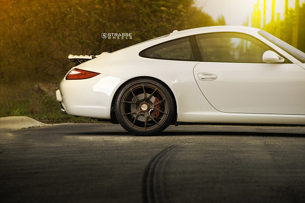 Фото дисков Strasse Wheels SM5R Deep Concave Monoblock Сатиновая темная бронза на Porsche 911 VI