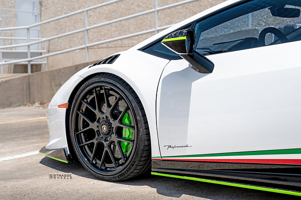 Фото дисков Strasse Wheels SM7 Deep Concave FS Другой цвет на Lamborghini Huracan