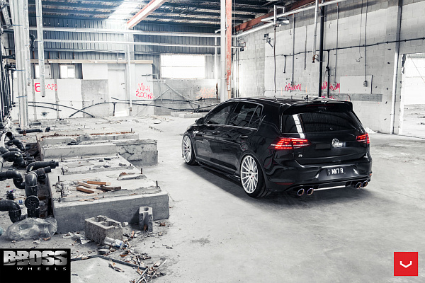 Фото дисков Vossen VFS-2 Серебро на Volkswagen Golf VII