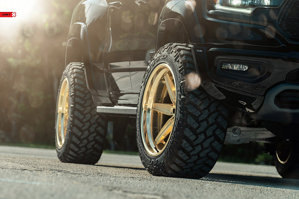 Фото дисков Anrky AN36-S Сатиновое золото на Ram 1500 V