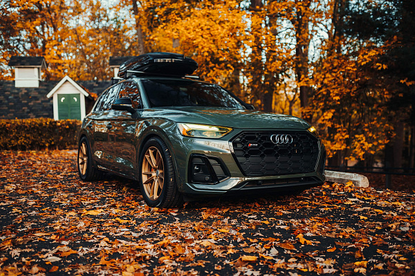 Фото дисков HRE FF04 Сатиновое золото на Audi Q5 (FY)