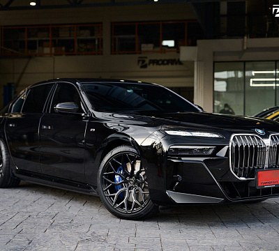 Фото дисков Vossen S17-01 на BMW 7 (G11/G12)