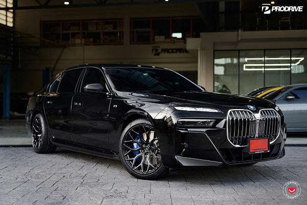 Фото дисков Vossen S17-01 Черный глянец на BMW 7 (G11/G12)