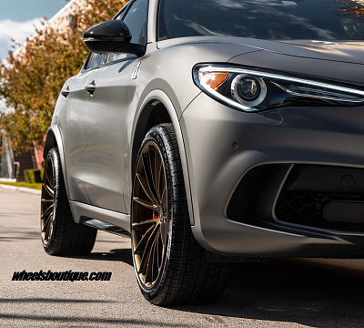 Фото дисков HRE P103 на Alfa Romeo Stelvio 