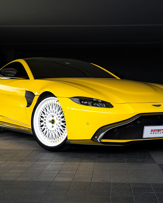 Фото дисков TR20 Белый глянец на Aston Martin Vantage 4