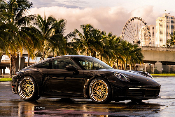 Фото дисков Strasse Wheels SC20 Track Сатиновое золото на Porsche 911 VIII