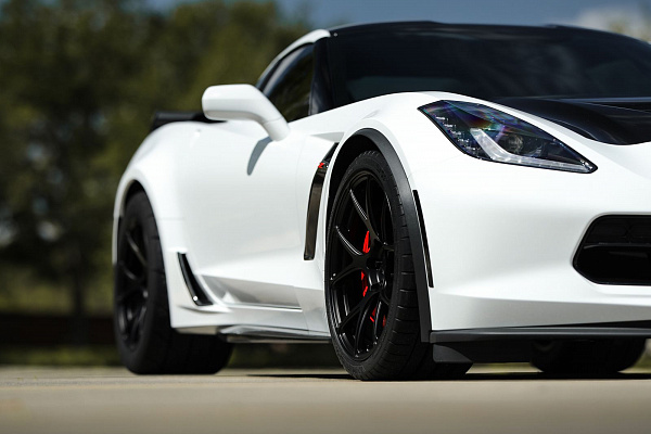 Фото дисков BC Forged RZ05 Черный сатин на Chevrolet Corvette C7