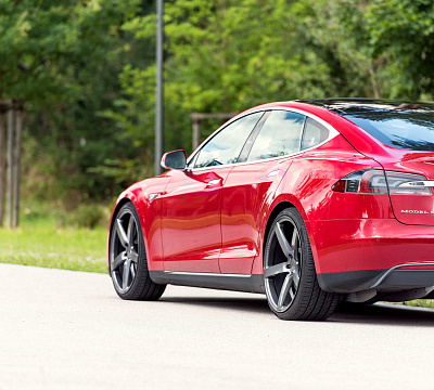 Фото дисков Vossen CV3 на Tesla Model S