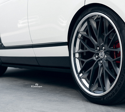 Фото дисков HRE S200H на Land Rover Range Rover IV