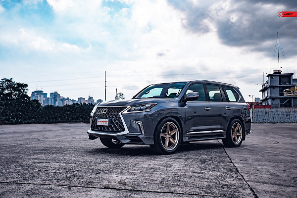 Lexus LX570