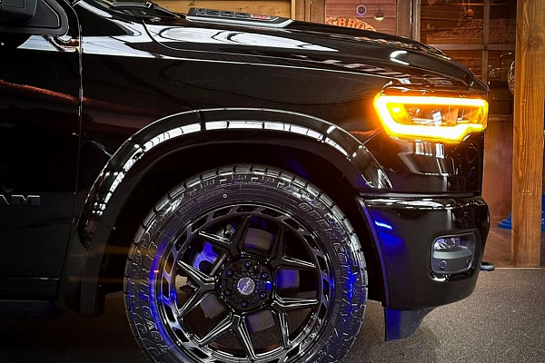 Фото дисков 4PLAY 4P55 Черный глянец на Ram 1500 V