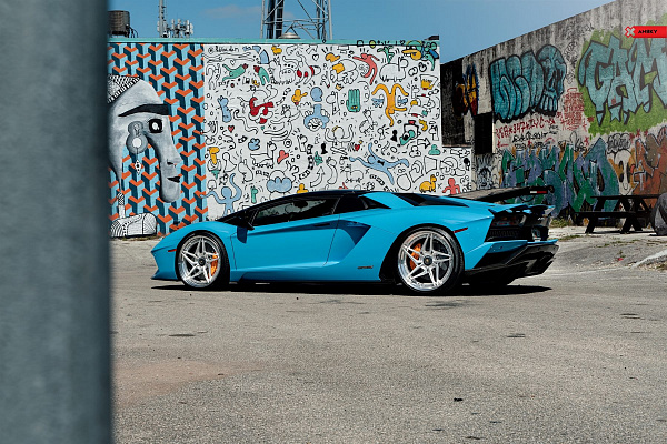 Фото дисков Anrky S3-X3 Глянцевый лак на Lamborghini Aventador