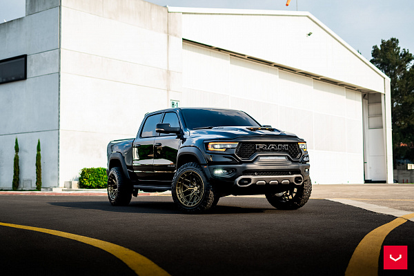 Фото дисков Vossen HFX-1 (6-Lug) Сатиновое темное золото на Ram 1500 V