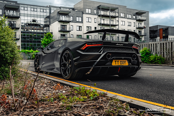 Фото дисков NOVITEC NL4 Черный глянец на Lamborghini Huracan