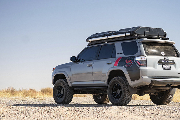 Фото дисков Motegi Racing MR150 TRAILITE Черный сатин на Toyota 4Runner V
