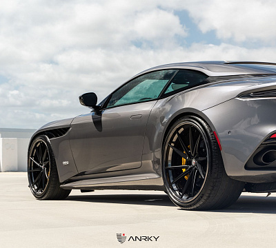 Фото дисков Anrky AN33 на Aston Martin DBS 3