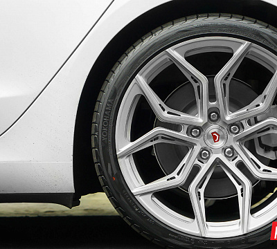 Фото дисков Vossen EVO-3R на Tesla Model 3
