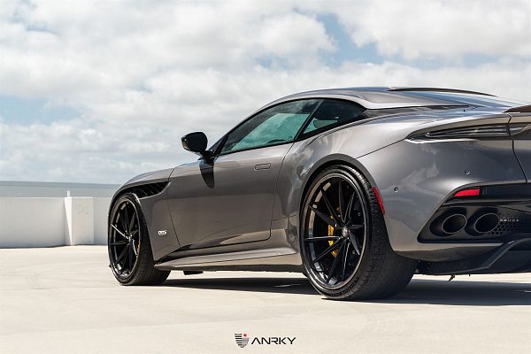 Фото дисков Anrky AN33 Черный сатин на Aston Martin DBS 3