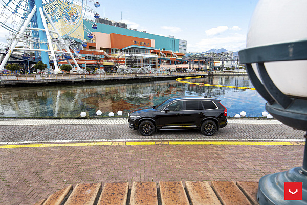 Фото дисков Vossen HF-4T Черный глянец на Volvo XC90 II