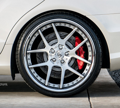 Фото дисков Strasse Wheels SM5 Deep Concave на Mercedes-Benz CLS (C218)