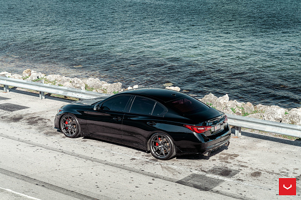 Фото дисков Vossen HF-5 Сатиновый графит на Infiniti Q50