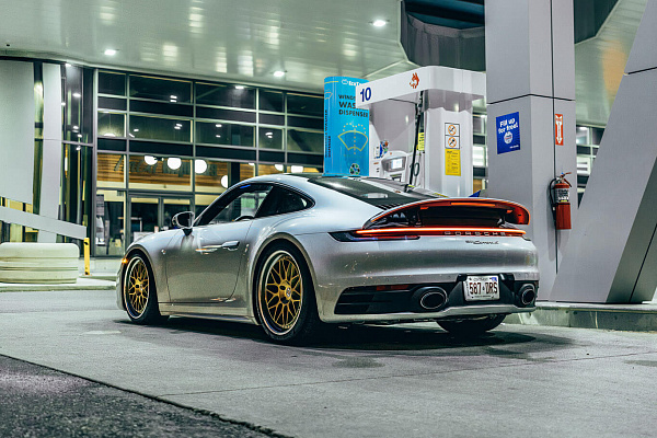 Фото дисков HRE 300 Сатиновое золото на Porsche 911 VIII