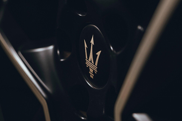 Maserati MC20