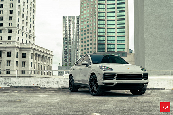 Фото дисков Vossen HF-5 Черный глянец на Porsche Cayenne III