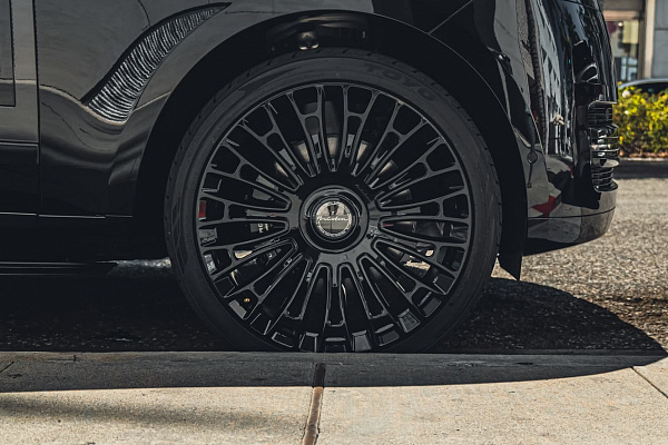 Фото дисков Brixton Forged LX01 Черный глянец на Range Rover V