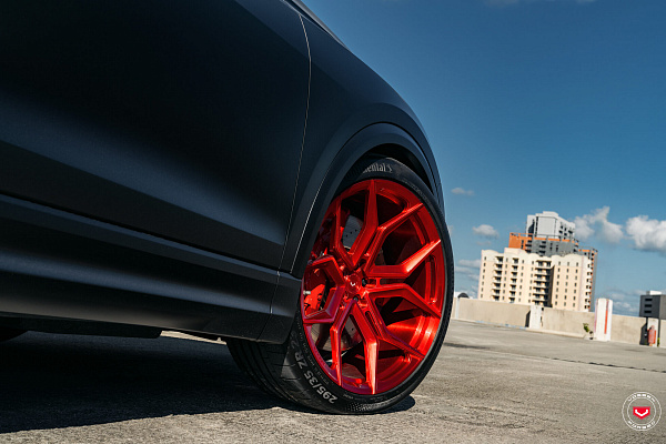 Фото дисков Vossen EVO-3 Красный глянец на Audi Q8