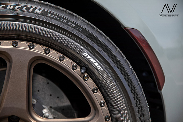 Фото дисков Brixton Forged TR05 Сатиновая бронза на Ferrari 296