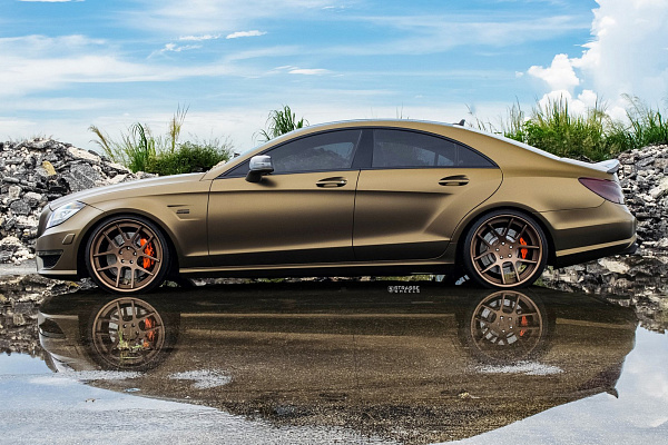 Фото дисков Strasse Wheels SM5 Deep Concave Сатиновая темная бронза на Mercedes-Benz CLS (C218)
