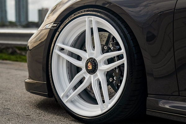 Фото дисков Anrky AN27 Белый глянец на Porsche 911 VIII