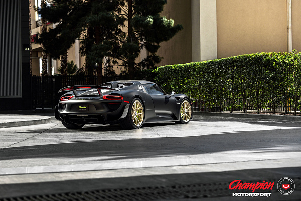 Фото дисков Vossen RS74 Глянцевое золото на Porsche 918 Spyder