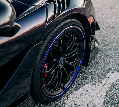 Фото дисков Brixton Forged CM6-RS на McLaren 720S