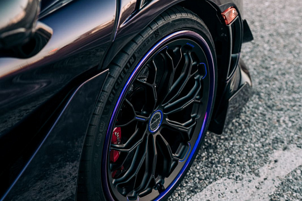 Фото дисков Brixton Forged CM6-RS Черный сатин на McLaren 720S