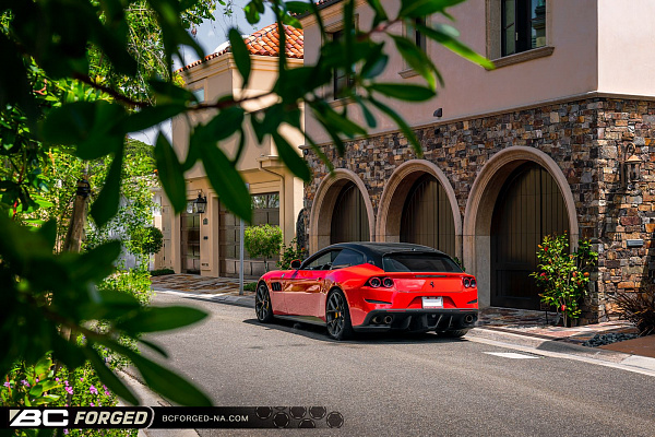 Фото дисков BC Forged KL01 Глянцевый темный лак на Ferrari GTC4Lusso