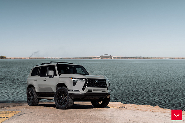 Фото дисков Vossen HF6-4 Черный глянец на Lexus GX III