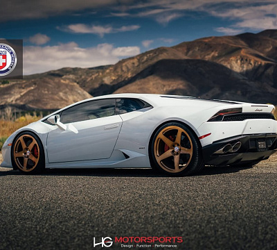 Фото дисков HRE 305M на Lamborghini Huracan