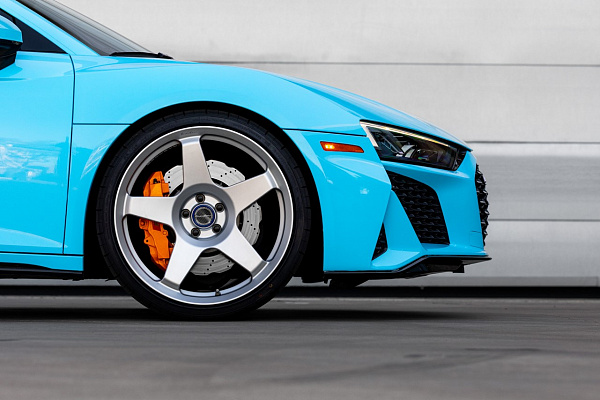 Фото дисков Brixton Forged TR04 Серебро на Audi R8 (4S)