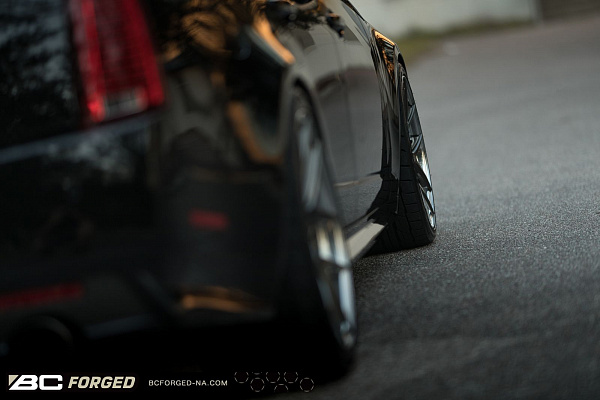 Фото дисков BC Forged HCS02 Глянцевый темный лак на Cadillac CTS II