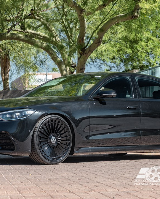 Фото дисков Kapletta Черный глянец на Mercedes-Benz S-Class (W223)