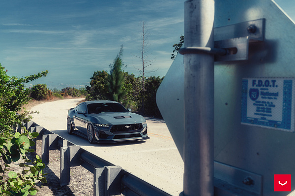 Фото дисков Vossen HF-7 Серебро на Ford Mustang VII