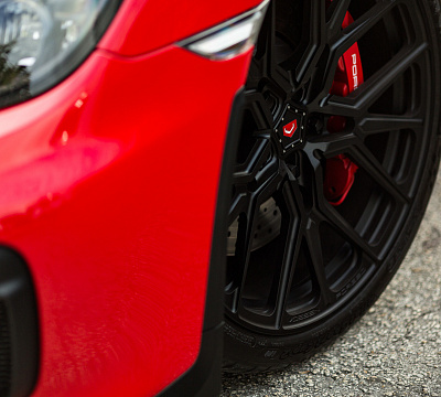 Фото дисков Vossen M-X3 на Porsche Cayman II