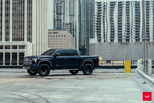 Фото дисков Vossen HF6-4 Черный глянец на Toyota Tundra III