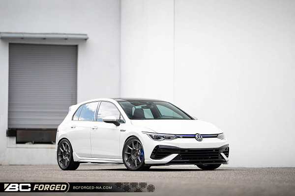 Фото дисков BC Forged KZ15 Глянцевый темный лак на Volkswagen Golf VIII