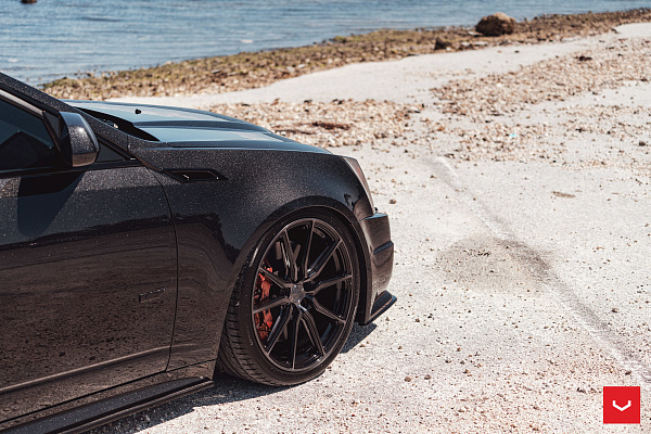 Фото дисков Vossen HF-3 Глянцевый темный лак на Cadillac CTS II