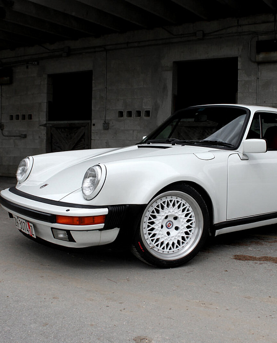 Фото дисков 501 Белый глянец на Porsche 911 II