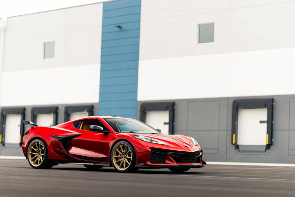 Фото дисков Brixton Forged PF11 R / RS Сатиновое золото на Chevrolet Corvette C8